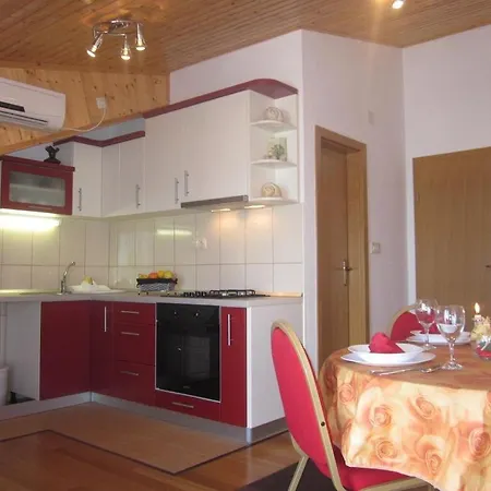 In With Sea View, Terrace, Air Conditioning, Wi-fi 흐바르