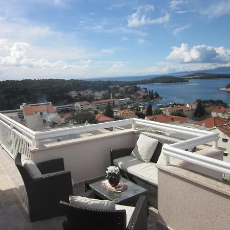 In With Sea View, Terrace, Air Conditioning, Wi-fi *