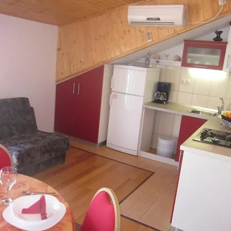 아파트 In With Sea View, Terrace, Air Conditioning, Wi-fi