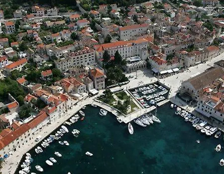 Apartment In With Sea View, Terrace, Air Conditioning, Wi-fi Hvar Town